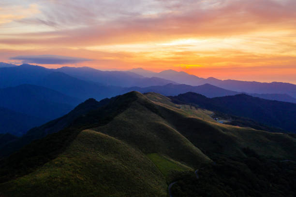 山頂からの夕日の眺め - 徳島県 ストックフォトと画像